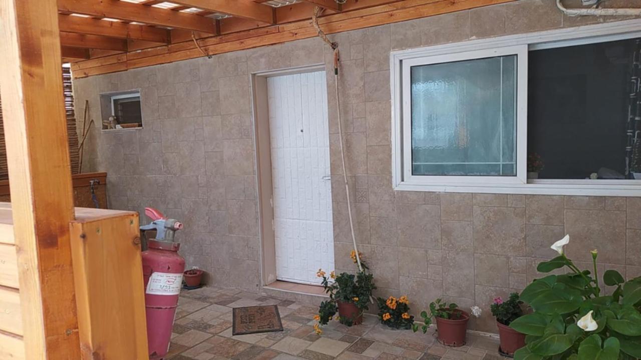 Naftali Albilia Kiryat Shmona Esterno foto